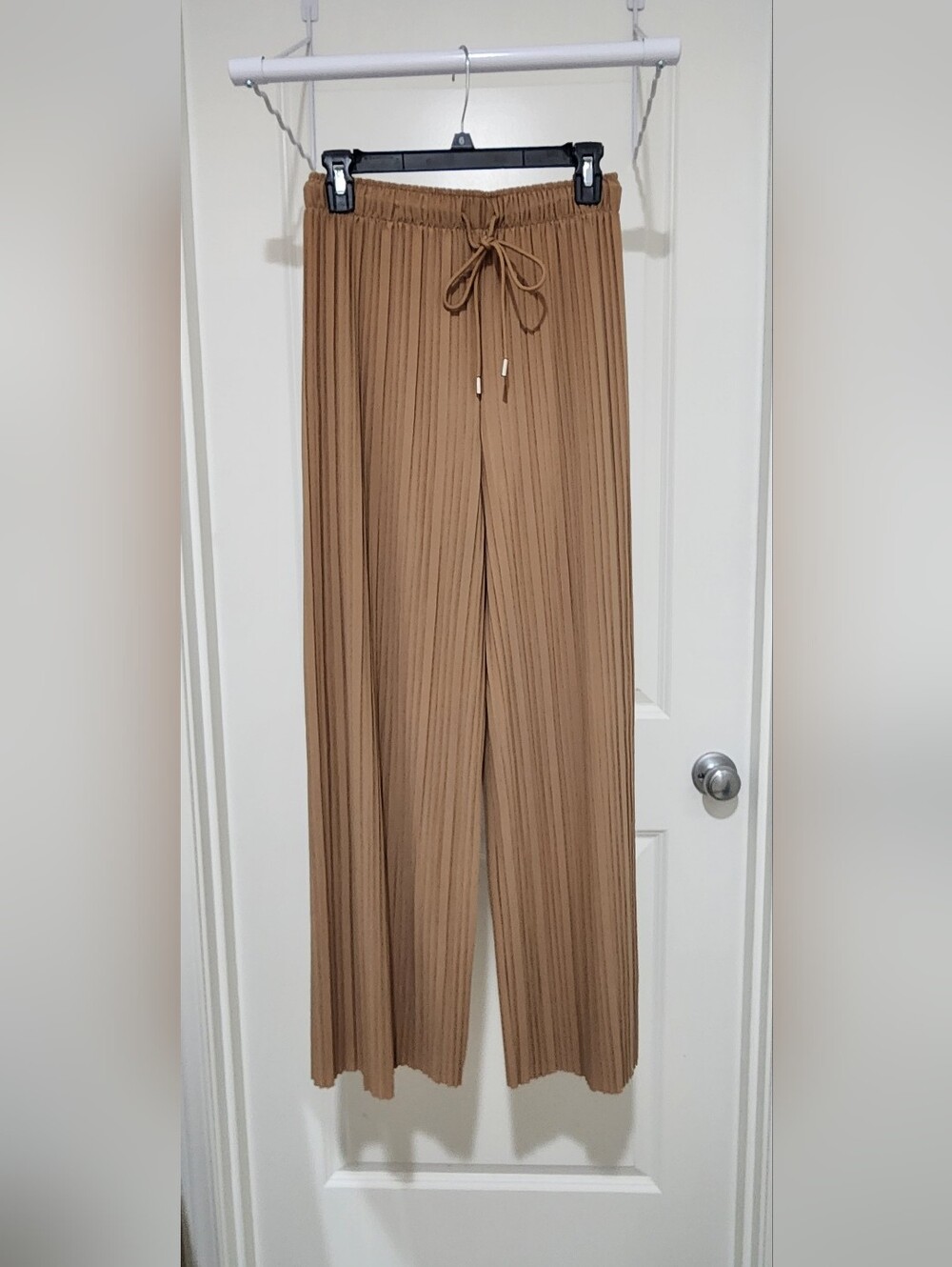 Wide Leg Pleated Pants in Camel